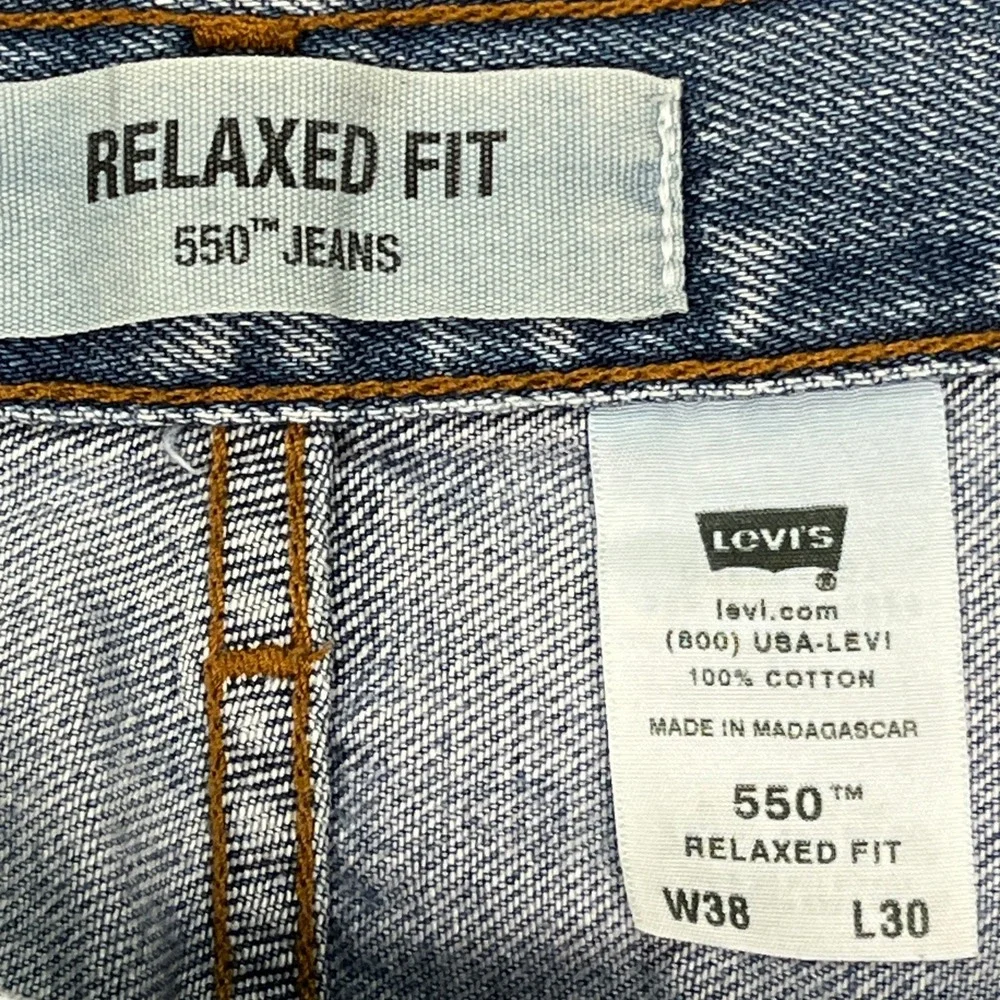 Levis 550 Relaxed Fit Jeans Mens 38x30 Light Wash Denim Tapered Leg 5 Pocket EUC